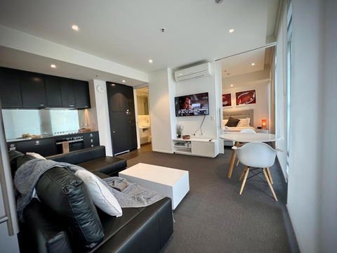 Luxury 2 Bedroom Suite Near Adelaide With A Car Park - Darwin Holiday 0