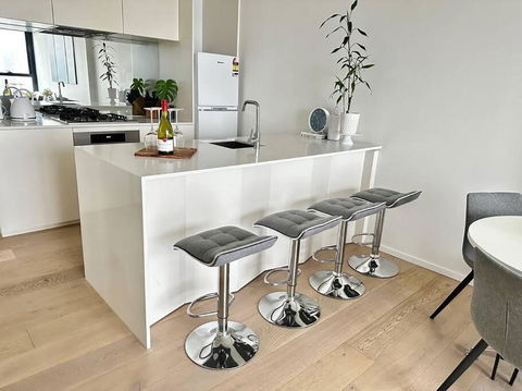 Luxury 3 Bed 2 Bath + Car Park At Melbourne Square - Darwin Holiday 3