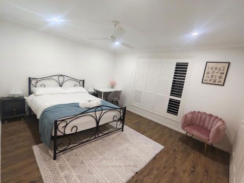 Luxury 3 BR House Near EMP - Darwin Holiday 3