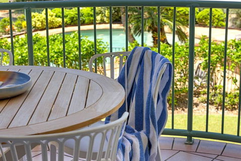 Luxury On The Beach Surfside Resort -Sunshine Coast - Darwin Holiday 0