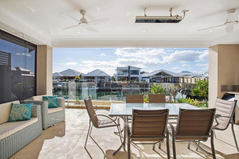 Luxury Waterfront Canal Estate With Private Jetty - Darwin Holiday 2