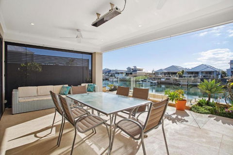 Luxury Waterfront Canal Estate With Private Jetty - Darwin Holiday 0