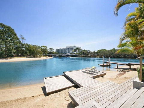 Luxury Retreat With Private Beach & Jetty - Darwin Holiday 1