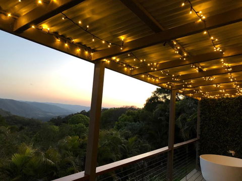 Maleny Luxury Cottages - Darwin Holiday 2
