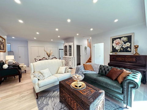 Luxury Glen Waverley Townhouse 4br3ba Backyard - Darwin Holiday 0
