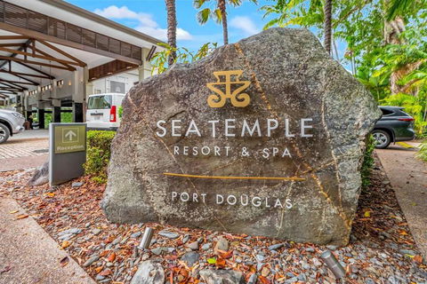 Luxury Port Douglas Beachside 3 Bedroom Sea Temple Apartment With Private Roof Terrace - Darwin Holiday 3