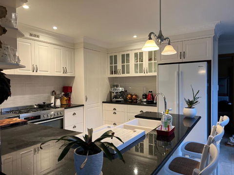 Luxury 4 Bedroom House - Darwin Holiday 2