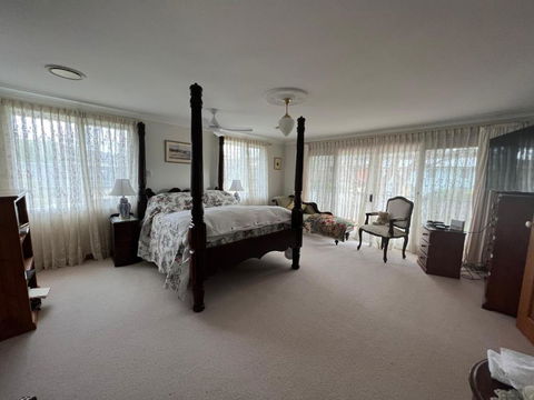 Luxury 4 Bedroom House - Darwin Holiday 0