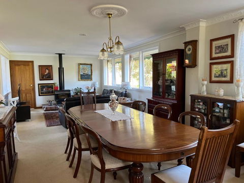 Luxury 4 Bedroom House - Darwin Holiday 3