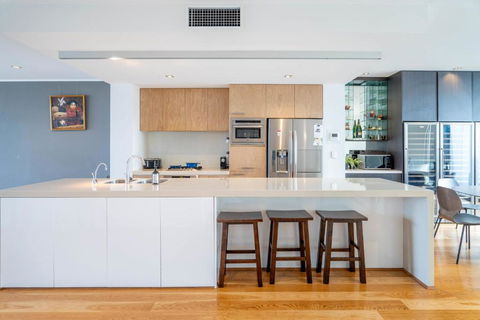 Luxury 4B Docklands Penthouse Water City Views - Darwin Holiday 0