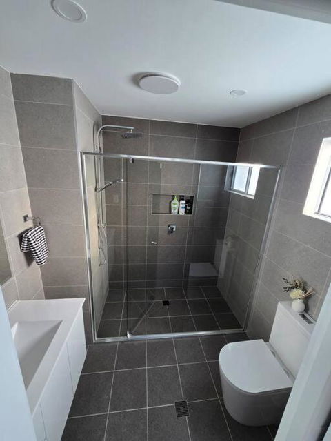 Luxury 5 Bedrooms 3 Full Bathrooms Home In Centre Of Rouse Hill - Darwin Holiday 3
