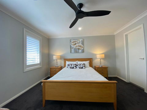 Luxury 7 Bedroom Home - Sleeps 16 Guests - Darwin Holiday 2