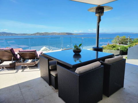 Luxury And Spacious Modern House, Spectacular View - Darwin Holiday 1