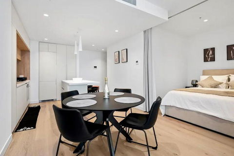 Luxury Apartment In Melbourne - Darwin Holiday 1