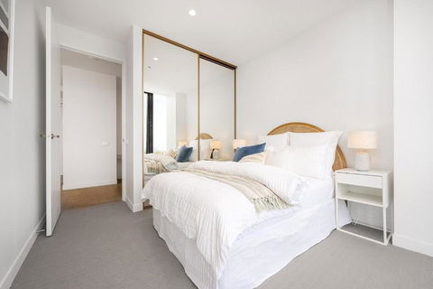 Luxury Bay View Apartment - Darwin Holiday 3