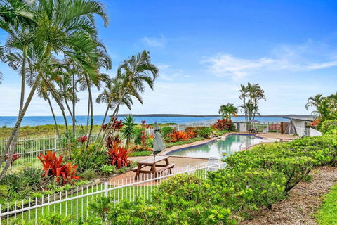 Luxury Beach Front Apartment - Darwin Holiday 2