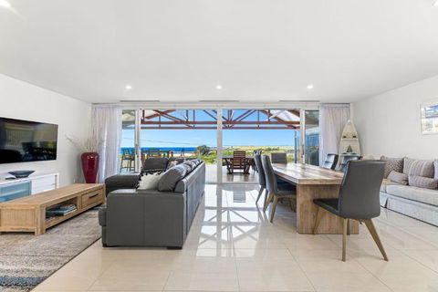 Luxury Beach House - Darwin Holiday 2