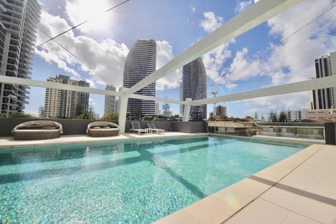 Luxury Beaches Broadbeach 906 - Darwin Holiday 0