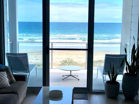 Luxury Beachfront Apartment - Darwin Holiday 2