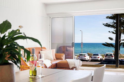 Luxury Beachfront Retreat On Henley Beach Esplanade - Darwin Holiday 0