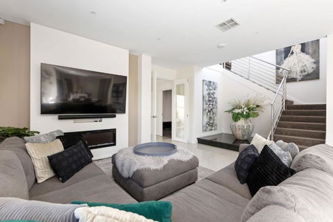Luxury Beachside Residence - Darwin Holiday 3