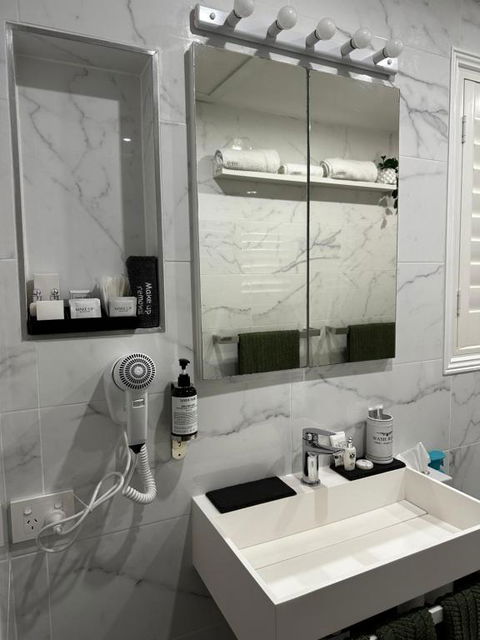 Luxury Boutique Self-Contained Private Granny Flat - Darwin Holiday 3