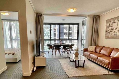 Luxury City Center King Bed Apartment And Study - Darwin Holiday 0