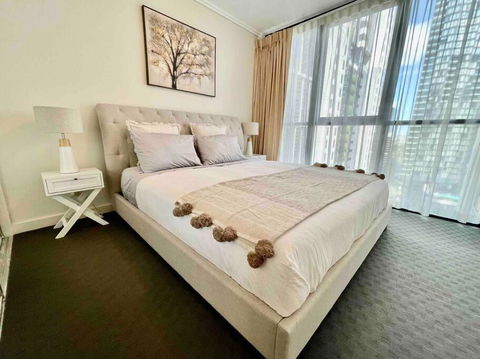 Luxury City Center King Bed Apartment And Study - Darwin Holiday 2