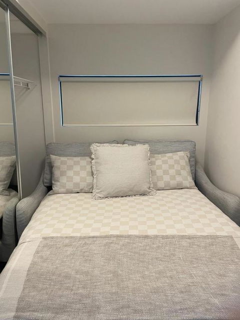 Luxury City Center King Bed Apartment And Study - Darwin Holiday 3