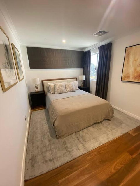 Luxury Executive Home With Pool - Darwin Holiday 3