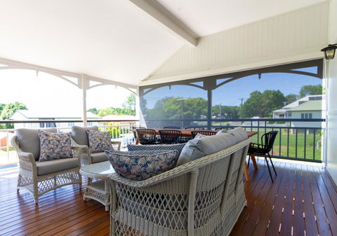 Luxury Grand Escapes Queenslander In Ipswich - Darwin Holiday 3