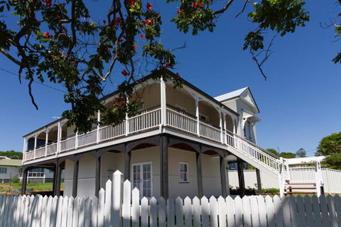 Luxury Grand Escapes Queenslander In Ipswich - Darwin Holiday 0
