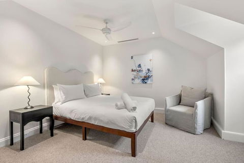Luxury Harbourside Living With Rich Historic Charm - Darwin Holiday 2
