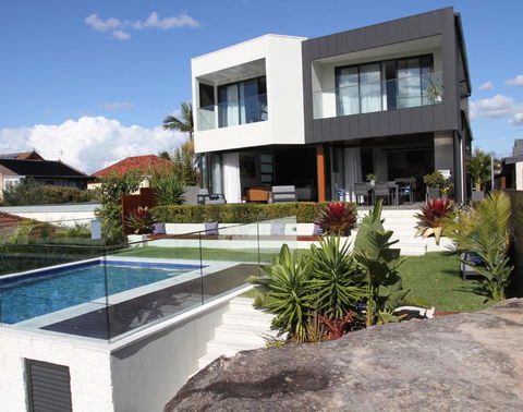 Luxury Holiday Retreat, 5 Bedroom, Dual Beach View - Darwin Holiday 0