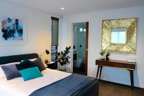 Luxury Holiday Retreat, 5 Bedroom, Dual Beach View - Darwin Holiday 1