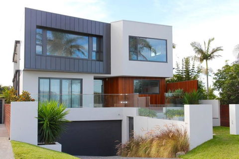 Luxury Holiday Retreat, 5 Bedroom, Dual Beach View - Darwin Holiday 3