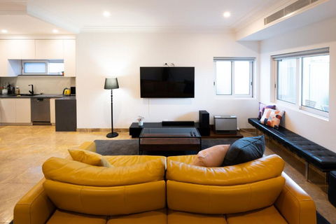 Luxury Home In Mascot, Minutes To CBD And Sydney Airports - Darwin Holiday 0
