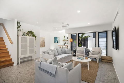 Luxury House, Ocean Views, Salt Pool & HOT Spa - Darwin Holiday 2