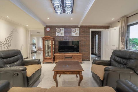 Luxury Living 2 Bedrooms 4 Beds 2B Athrooms In Southern Brisbane+ Parking - Darwin Holiday 0