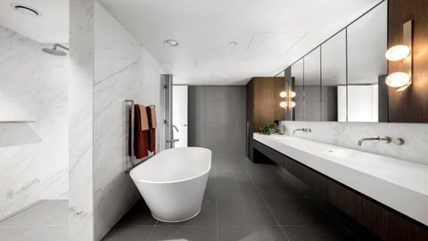 Luxury Living In Melbourne-s Premier Collins Arch - Darwin Holiday 3