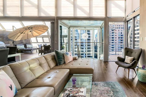 Luxury Loft In The CBD With Outdoor Living - Darwin Holiday 0
