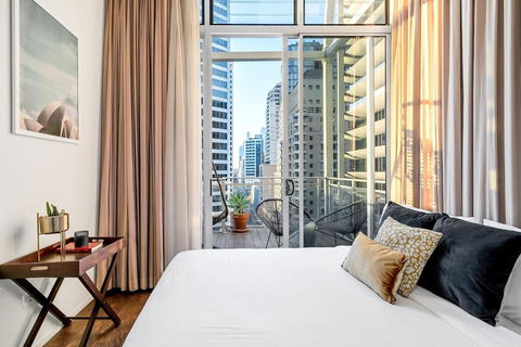 Luxury Loft In The CBD With Outdoor Living - Darwin Holiday 3