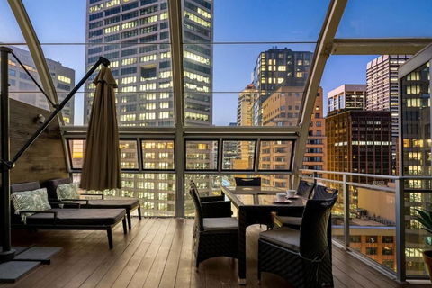 Luxury Loft In The CBD With Outdoor Living - Darwin Holiday 1