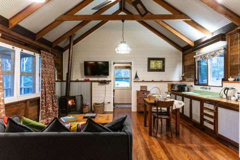 Luxury Cabin Bawley Ridge Farm, Dog Friendly - Darwin Holiday 3