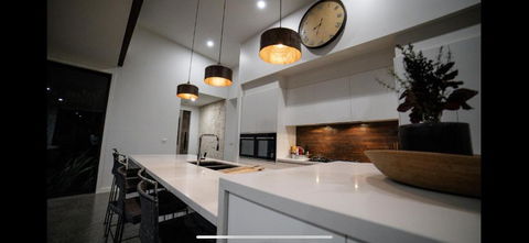 Luxury Modern Farm Stay With Country Living - Darwin Holiday 1