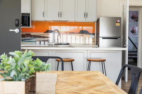 Luxury Apartments And Motel Rooms - Free Wifi - Close To Beach - Darwin Holiday 2