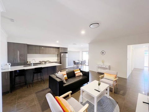 Luxury New Home-Beach-CBD Park - Darwin Holiday 0