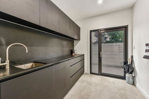Luxury On Holland Kingston SE - Darwin Holiday 2