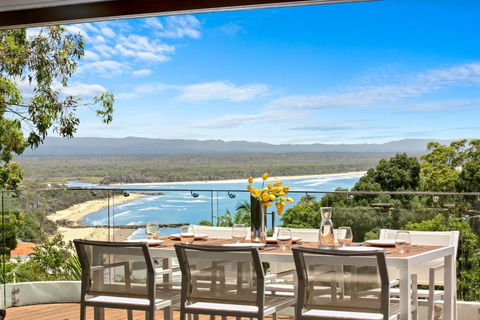 Luxury On The Hill, Noosa Heads - Darwin Holiday 0
