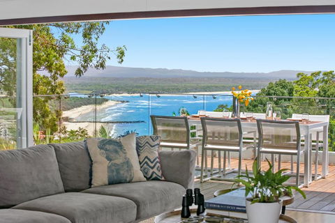 Luxury On The Hill, Noosa Heads - Darwin Holiday 2